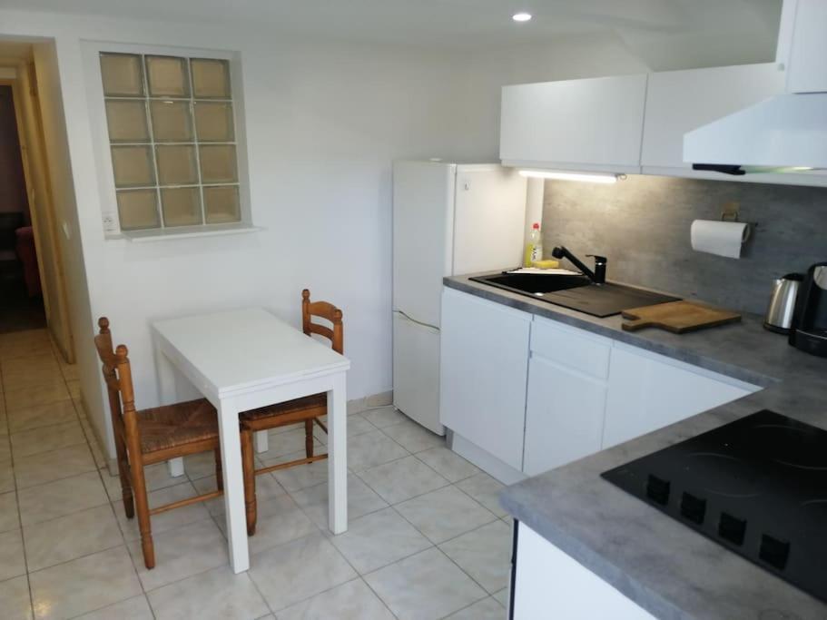 Appartement Aurore En Rez De Jardin Avec Parking Gratuit Vence Esterno foto