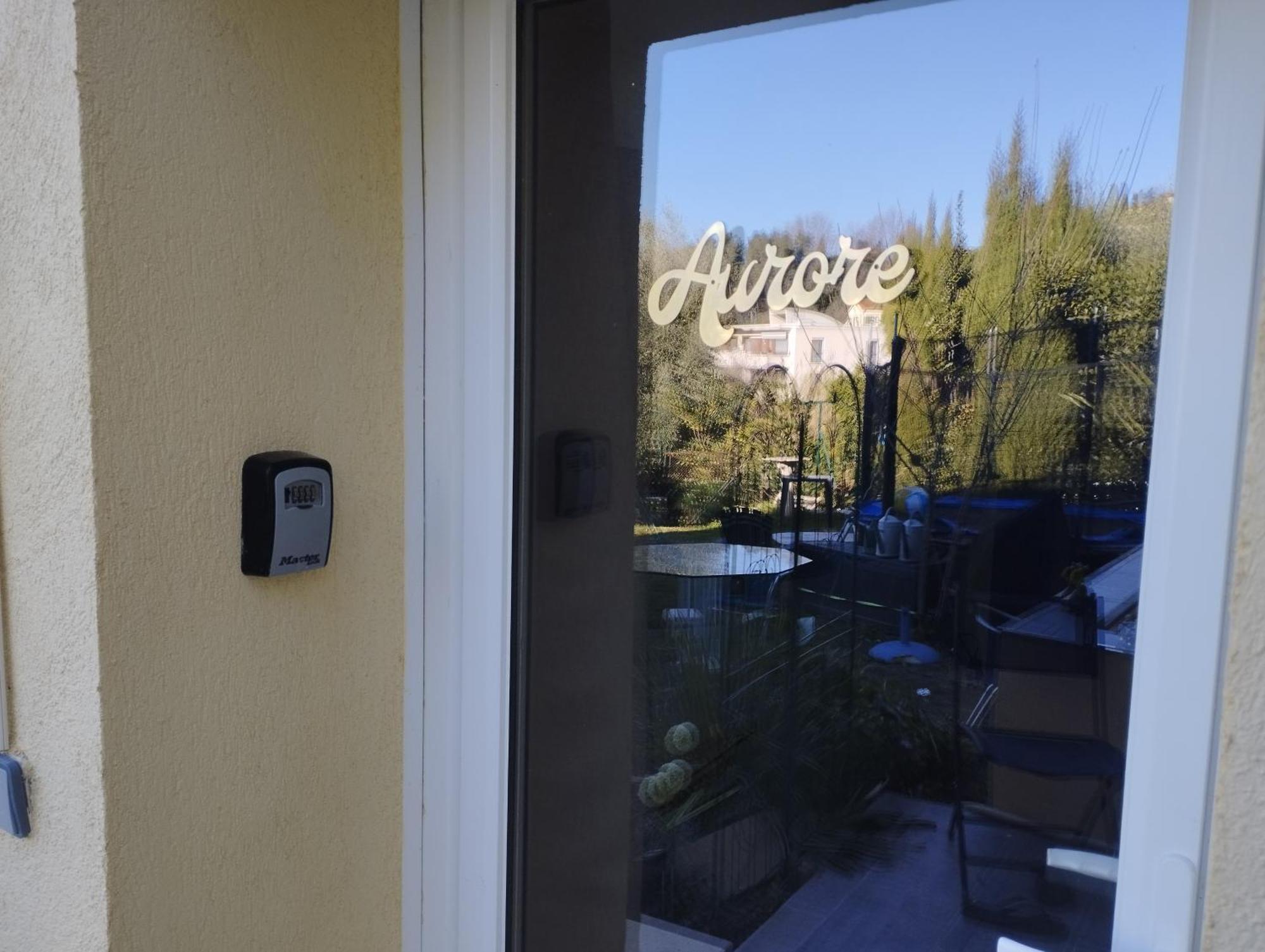 Appartement Aurore En Rez De Jardin Avec Parking Gratuit Vence Esterno foto